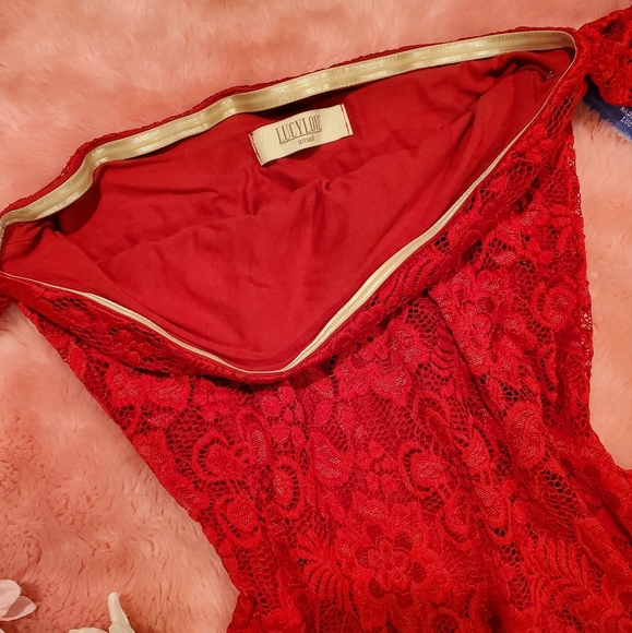 Lace off-the-shoulder dress - Picture 11 of 12